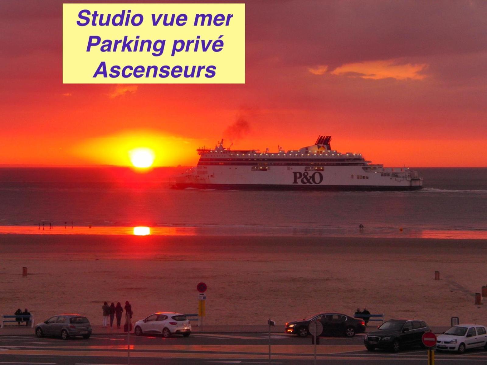 Apartamento Au Rythme Des Ferrys Calais Exterior foto